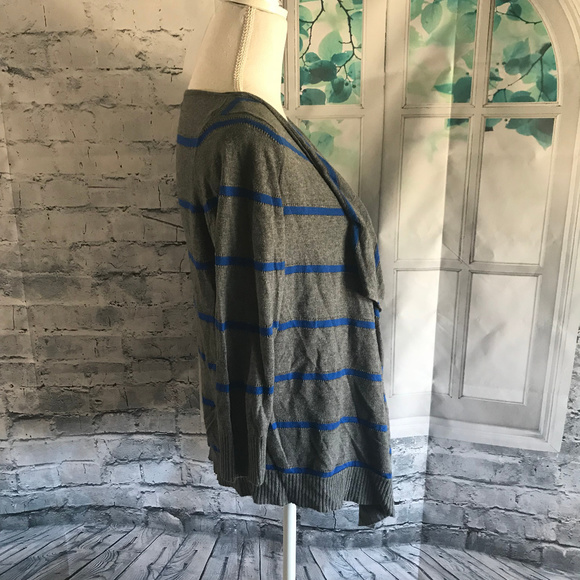 American Eagle Outfitters  Cardigan Sz M (B17) - Picture 2 of 6